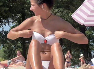 Dominique mcelligott bikini